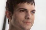 Ashton Kutcher, Twitter i handel żywym towarem