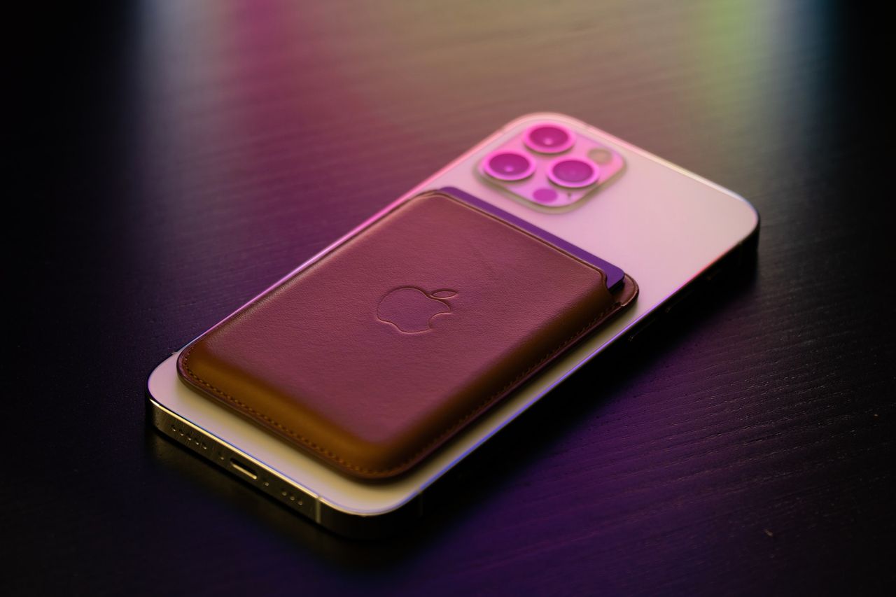 Apple: iPhone 12 i ładowarki MagSafe zakłócają sprzęt medyczny. Firma ostrzega