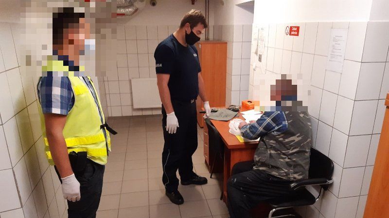 Jaworzyna Śląska. Zaatakowali policjantów. Spędzą trzy miesiące w areszcie