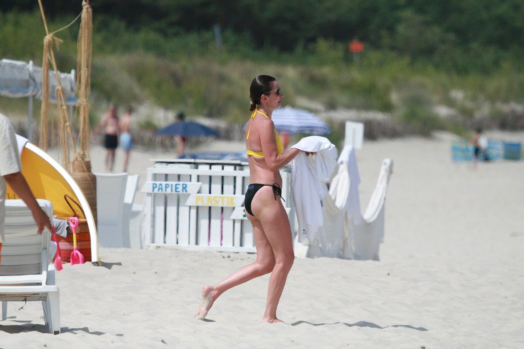 Agnieszka Dygant na plaży w Juracie
