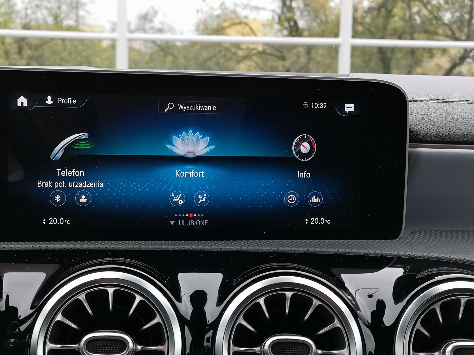 Mercedes CLA: System MBUX, wirtualny kokpit i audio Burmester 8