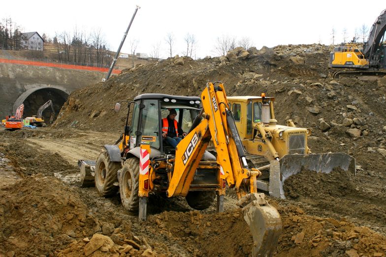 Budowa najdłuższego tunelu w Polsce przebiega bez opóźnień