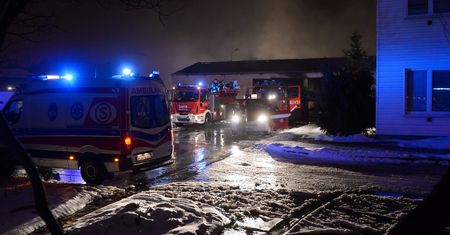 Płock: płonie wielka hala przemysłowa