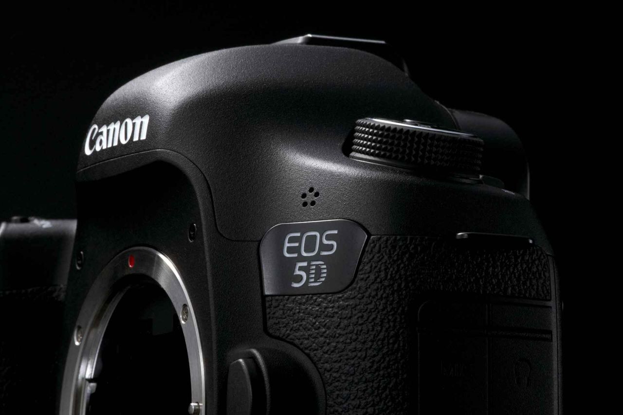 Canon EOS 5D Mark IV w sierpniu, pierwsze plotki na temat Sony A9