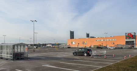 Nowa zasada parkowania w centrach handlowych. Łatwa do zapamiętania, trudna do wykonania
