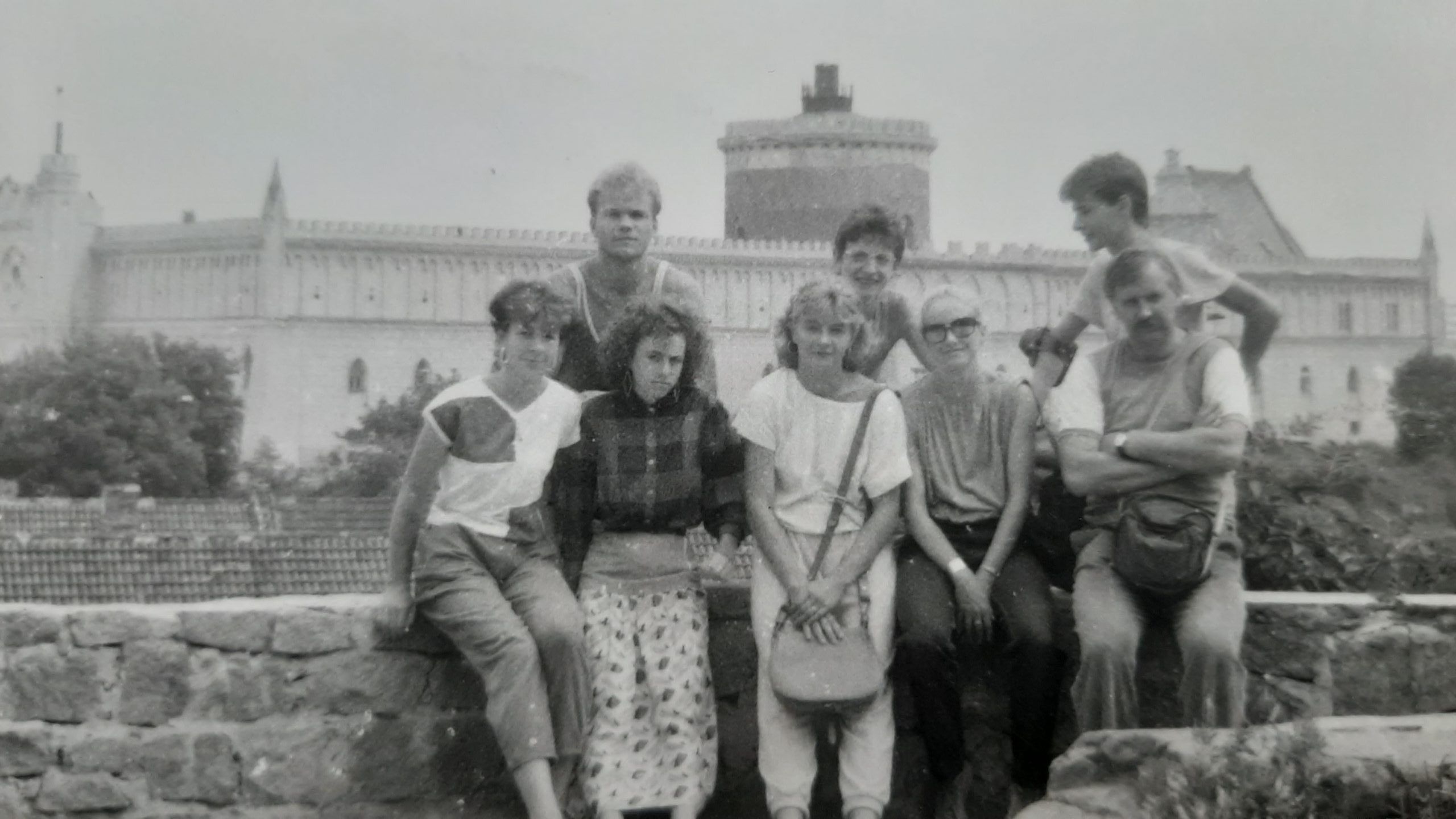1988 rok – Lublin: Anna Kwiatkowska, Małgorzata Kuniczuk, Dorota Brzozowska, Muzyczuk, na górze: Jarek Sienkiewicz, Piotr Kitliński, Jacek Ulidowski
