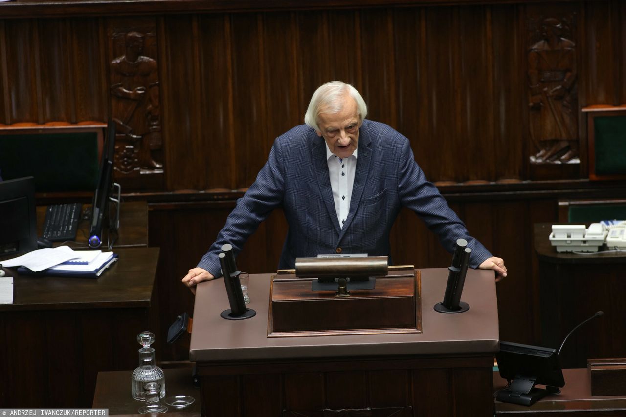 Projekty dot. aborcji i pomocy kobietom. Terlecki o "przyspieszeniu prac"