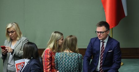 Głodówka w Sejmie. Hołownia mówi o służbach medycznych