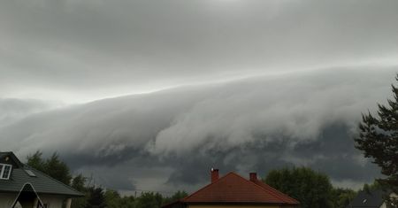 Pokazał zdjęcie wału szkwałowego. Przyprawia o dreszcze