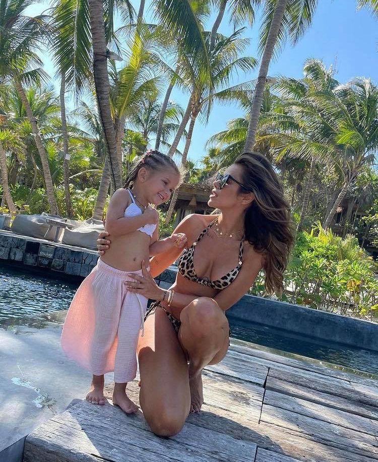 Natalia Siwiec broni wychowywania córki w Tulum