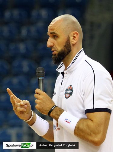 Marcin Gortat stara się promować sport wśród dzieci i młodzieży