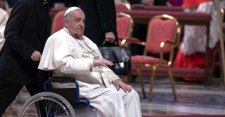 Kardynał przekazał informacje ze szpitala. Wiadomo, co z papieżem