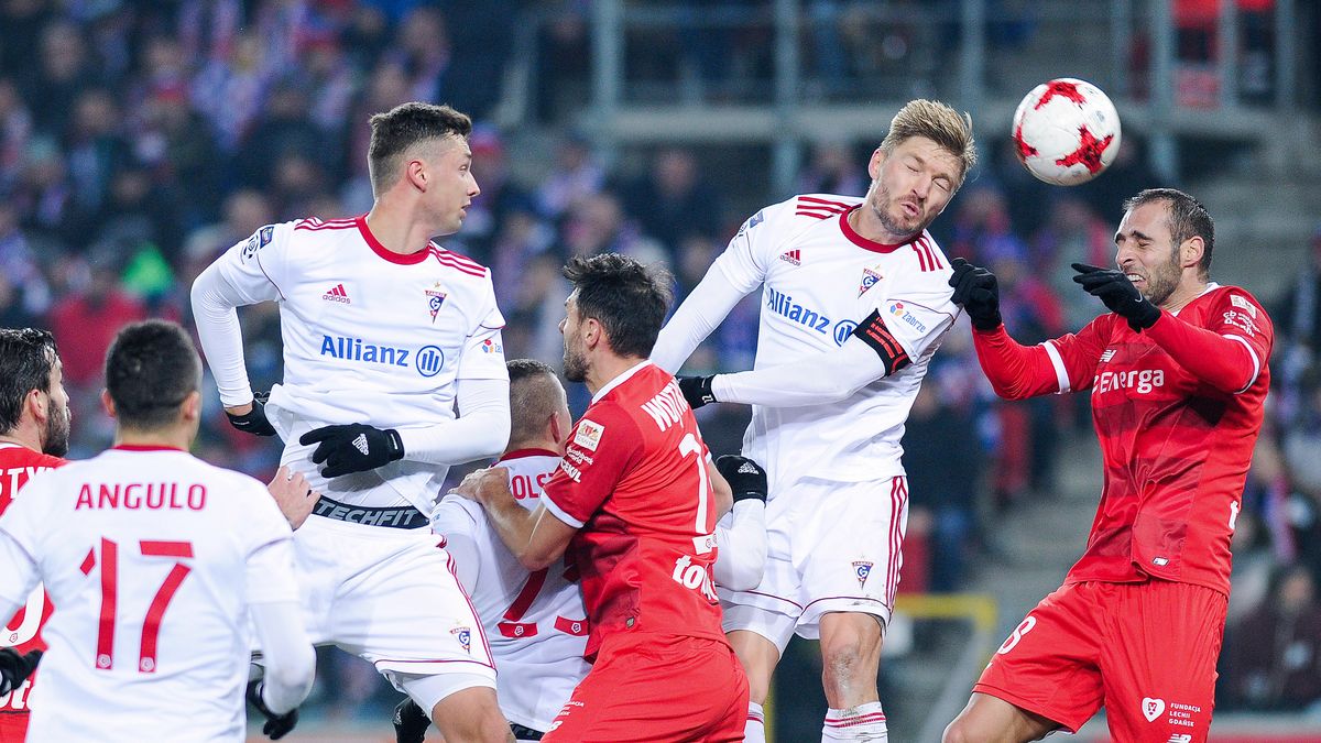 Zdjęcie okładkowe artykułu: Newspix / MICHAL STANCZYK / Na zdjęciu: piłkarze Górnika Zabrze i Lechii Gdańsk walczą o piłkę