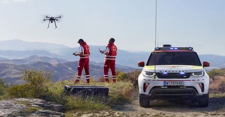 Land Rover z dronem rozpoczyna „służbę” w Czerwonym Krzyżu
