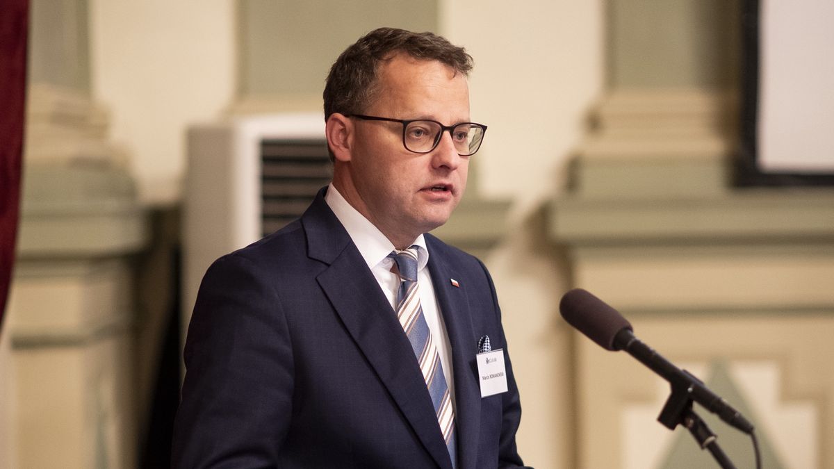 Marcin Romanowski odnalazł się na Węgrzech