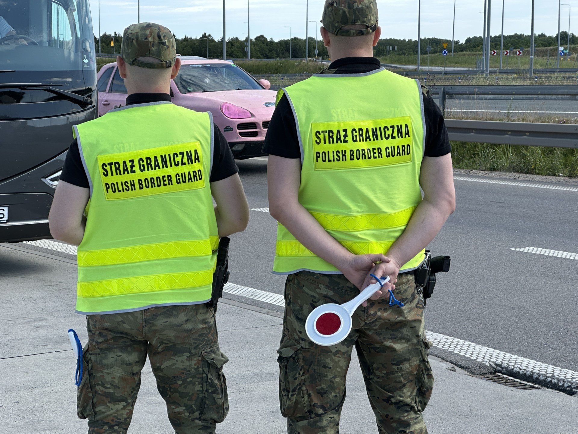 Tomasz Siemoniak, minister spraw wewnętrznych i administracji na granicy polsko-litewskiej w Budzisku