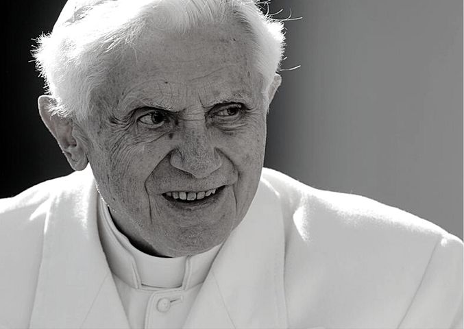 Benedykt XVI nie żyje. Był ciężko chory
