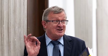 PiS zbiera podpisy. Cymański alarmuje: nie powinny być przyjęte