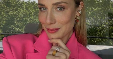 Róż na pięć sposobów. Natalia Klimas odczarowuje jego przeszłość