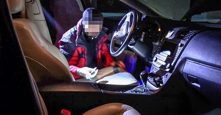Złodzieje aut działają i w mniejszych miastach. Zmienili też sposób