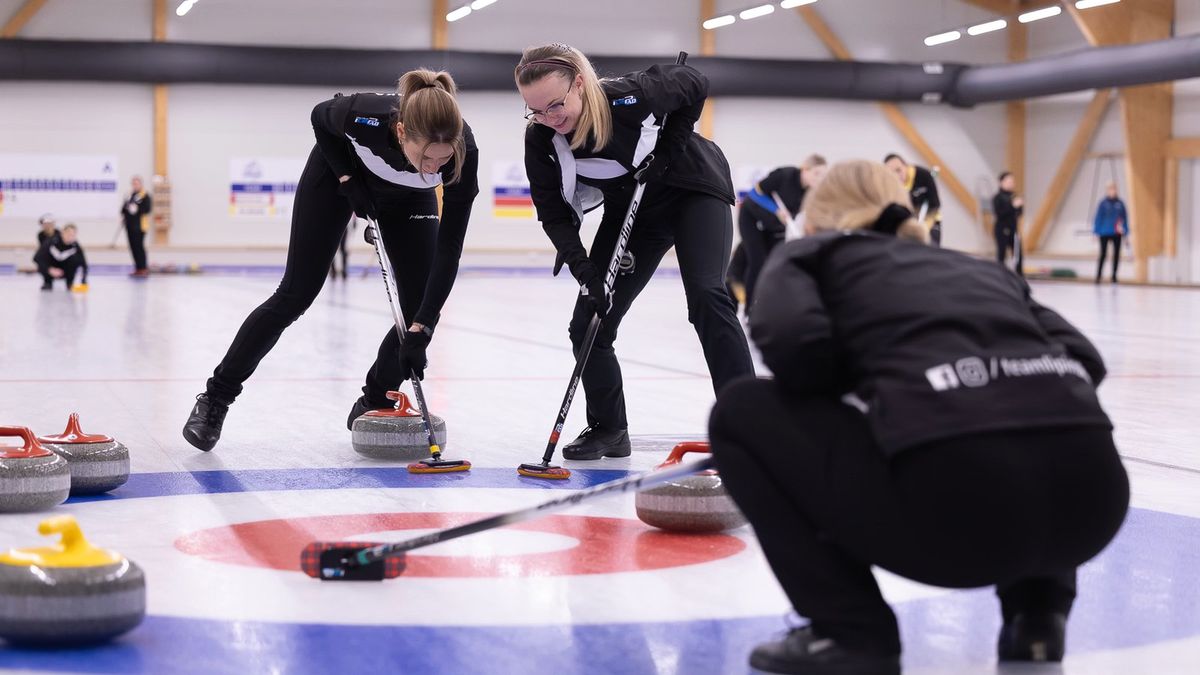 Materiały prasowe / Bartłomiej Wójciński / PFKC / Na zdjęciu: drużyna MCC Lipińska