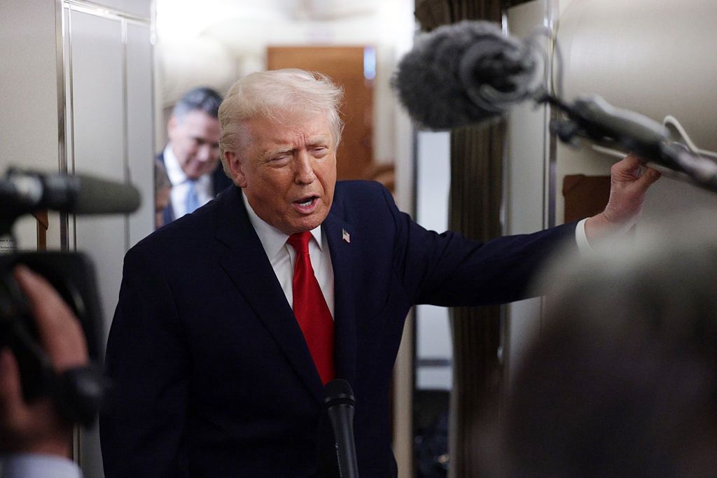 Incydent w samolocie. Rozmowa Trumpa przerwana przez drzwi do łazienki