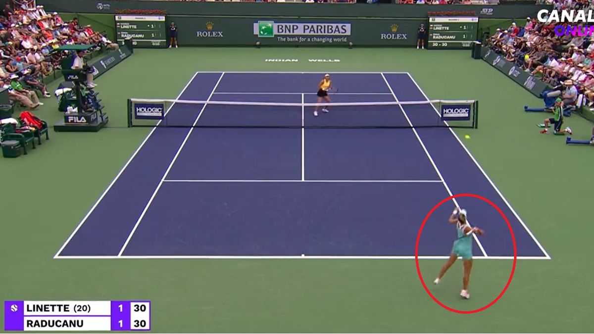 Twitter / CANAL+ Sport / Na zdjęciu: zagranie Magdy Linette
