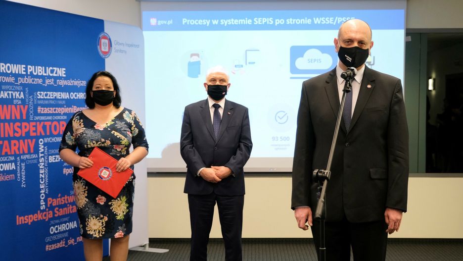 Koronawirus. Polska. Rozbieżności w raportowaniu przypadków