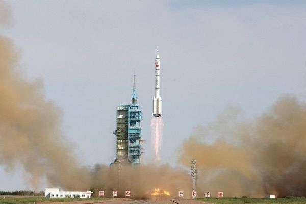 Chińczycy wysłali w kosmos Shenzhou 11