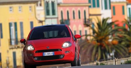 Odświeżony Fiat Punto 2012 lada dzień w salonach [wideo]
