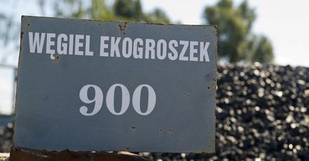 Koniec ekogroszku. "Może nie być czym palić"
