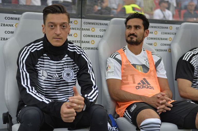 Mesut Ozil i Ilkay Gundogan - reprezentanci Niemiec z tureckimi korzeniami