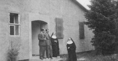 Tajemnica Pokrzywna: Jak naziści zamienili klasztor Urszulanek w laboratorium śmierci