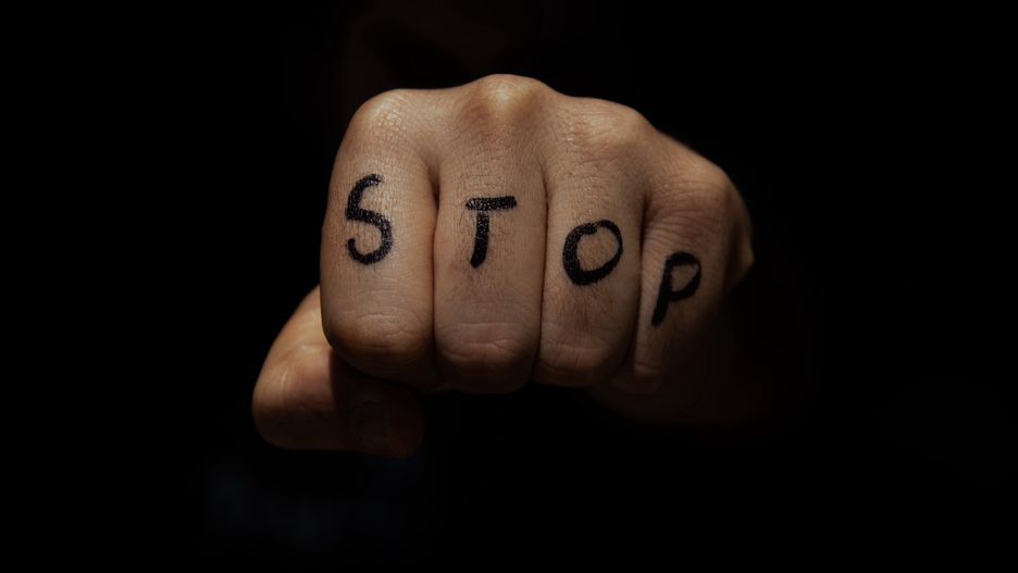 Nastolatki w ALbanii mówią: "Stop"