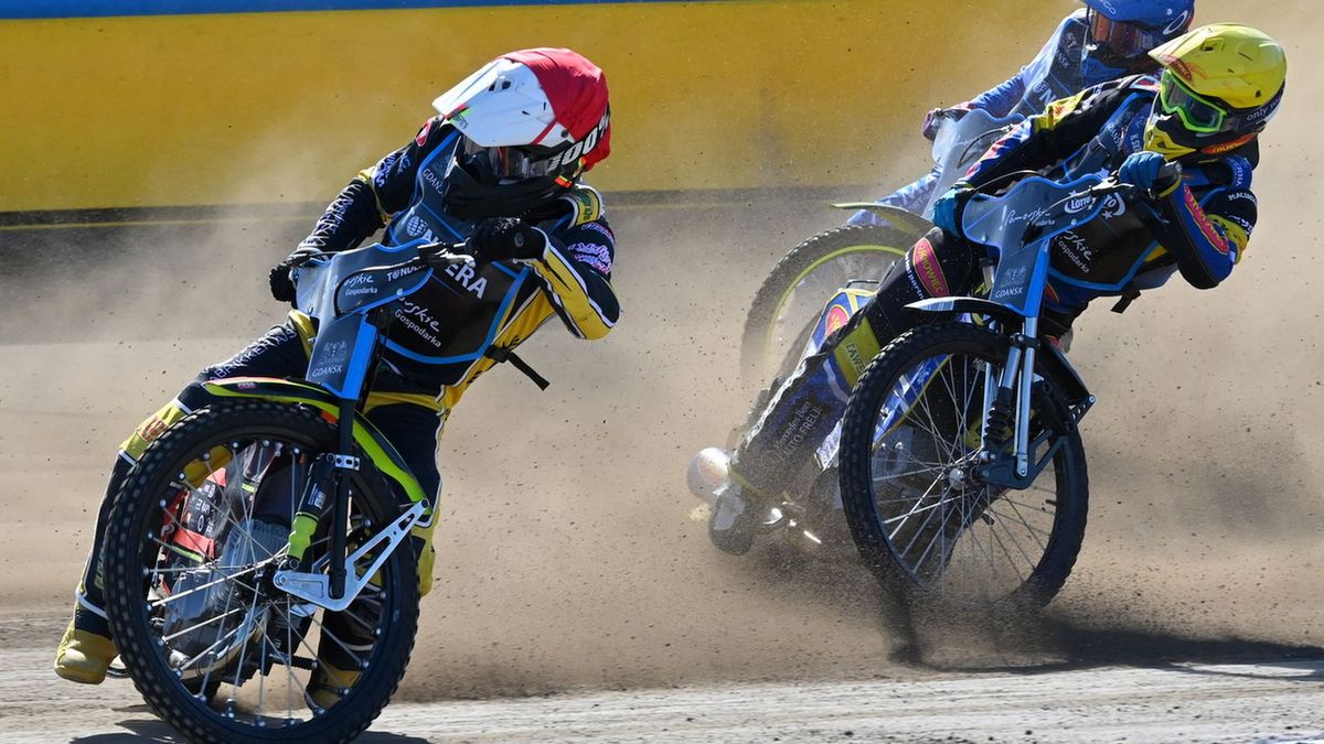 WP SportoweFakty / Tomasz Rosochacki / Norbert Kościuch w kasku żółtym