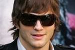 Ashton Kutcher rzuca palenie paląc