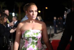 Jennifer Lopez składa dzieciom życzenia. Pokazuje zdjęcie sprzed lat
