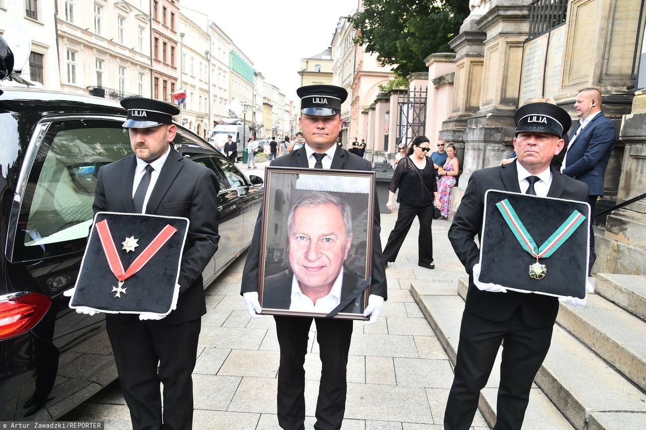 Pogrzeb Jerzego Stuhra. Tak wielkiego aktora pożegnali bliscy, artyści i krakowianie