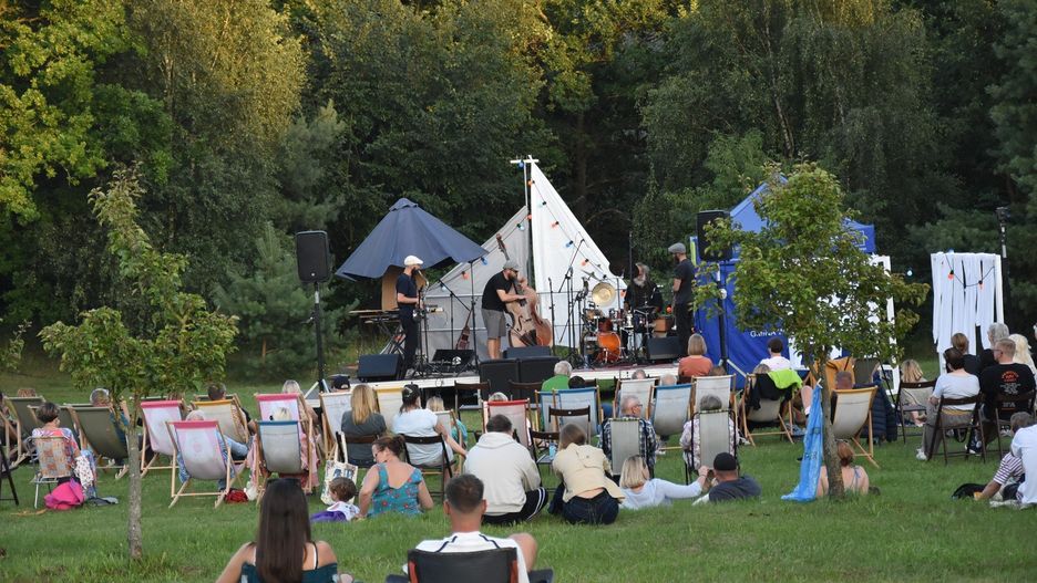 Koncert na plaży w Kobylcu