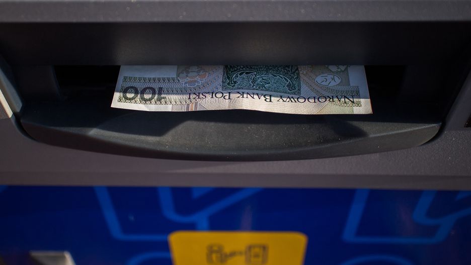 Śląskie. Sprawcy napadali na placówki bankowe i pocztowe oraz dokonali kradzieży bankomatów.