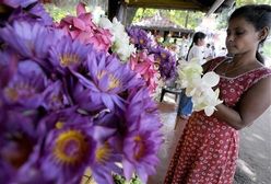 Buddyjskie święto pełne kwiatów