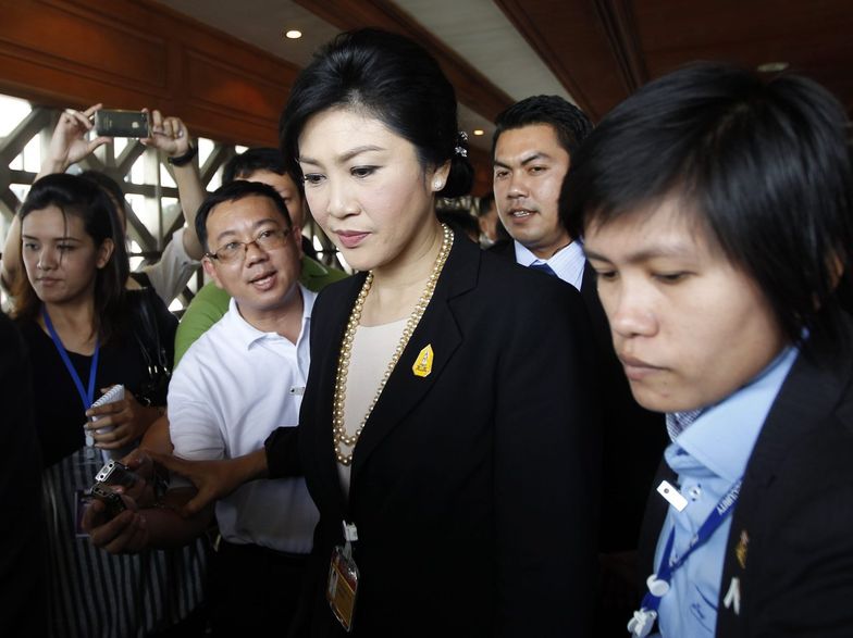 Tajlandia: premier przetrwała, ale protesty trwają