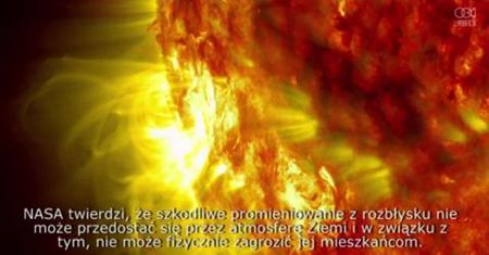 Słońce emituje rozbłyski o umiarkowanym poziomie.