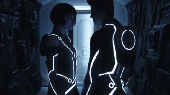 Zrób sobie świetlisty strój jak z filmu Tron 1