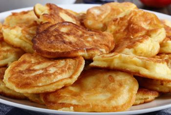 Ta racuchy można jeść na śniadanie. Są pyszne, pożywne i łatwe do przygotowania