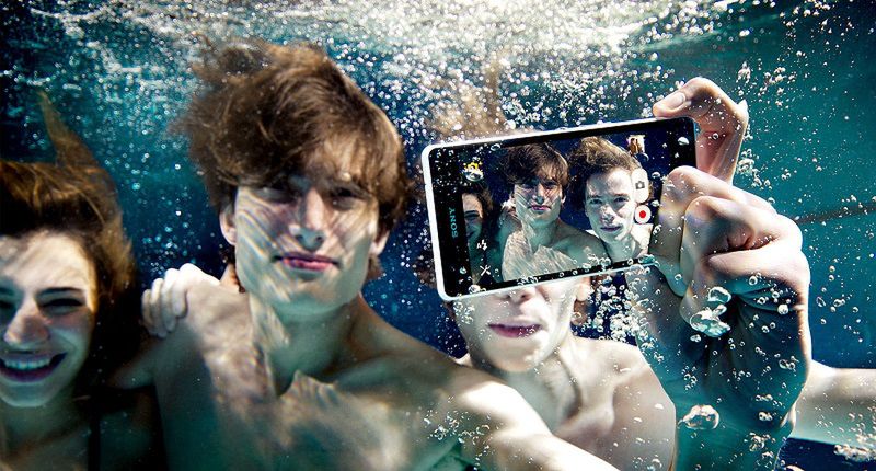 Sony miniaturyzuje swojego flagowca. Oto wodoodporna Xperia ZR 1