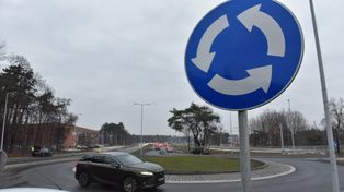 Toruń: Nowe rondo. Jest już przejezdne, chociaż bez kropki nad "i"