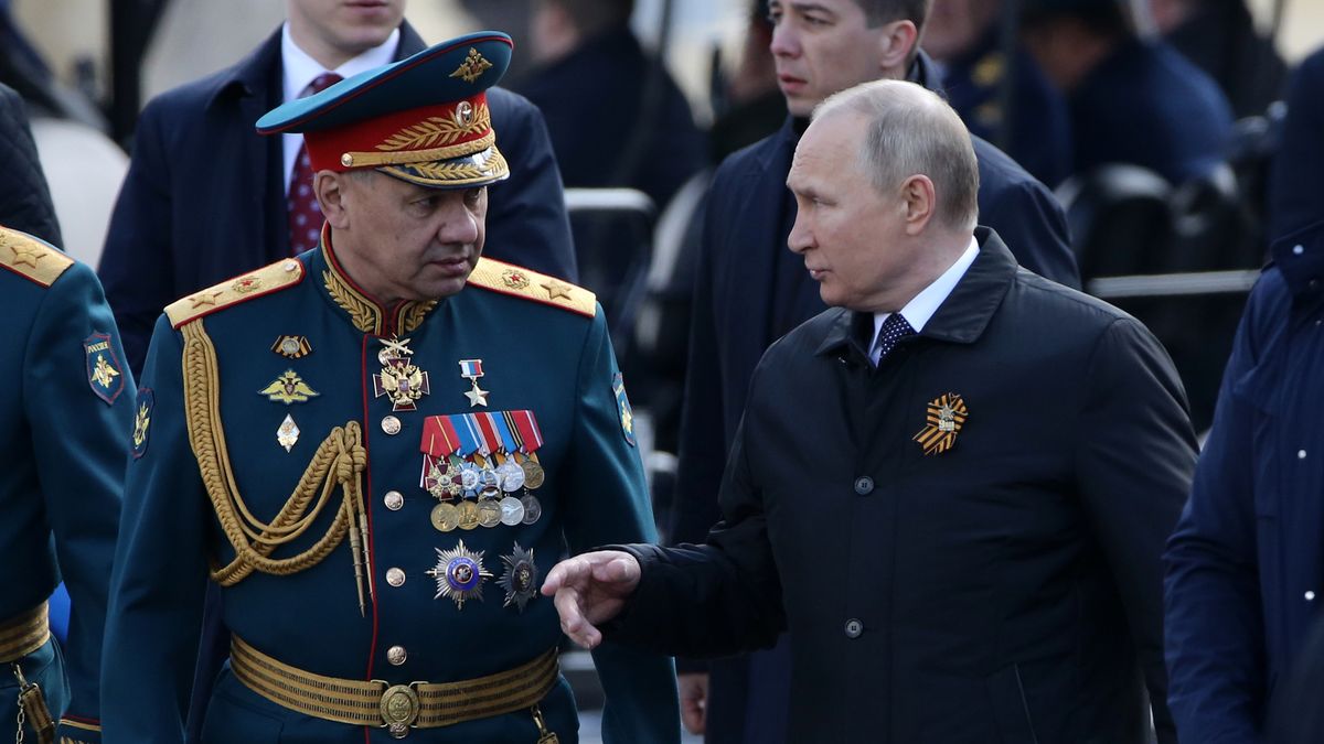 Putin i minister obrony Siergiej Szojgu w poniedziałek 9 maja na paradzie z okazji Dnia Zwycięstwa 