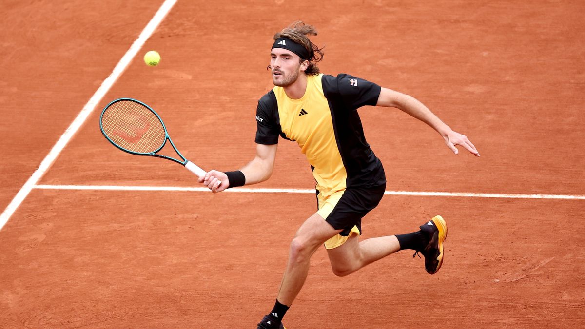 PAP/EPA / Christophe Petit Tesson / Na zdjęciu: Stefanos Tsitsipas