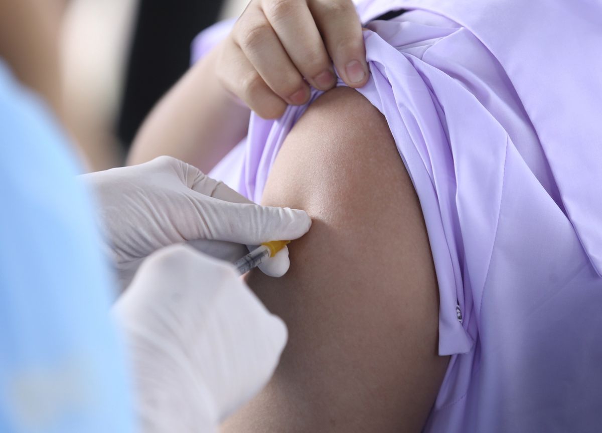 Trzecia dawka szczepionki przeciwko COVID-19 